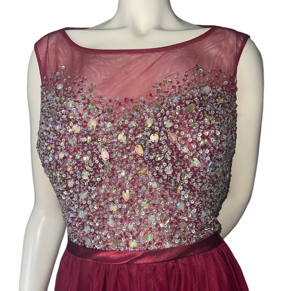 Cinderella Divine Burgundy Hi-Low Prom Dress 16 Beaded Sequins Formal Gown
✨ - Picture 5 of 17